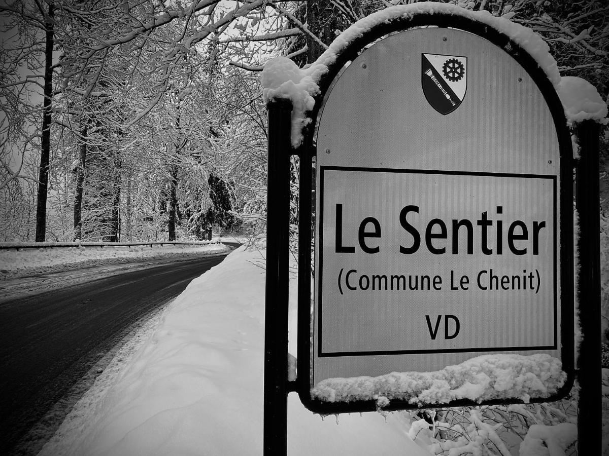 Hotel De Ville Du Sentier Le Sentier エクステリア 写真